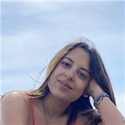 Sono S., una giovane insegnante della scuola primaria, disponibile per lezioni private (6-18 anni) e aiuto-compiti. Grazie alla mia esperienza nell'insegnamento a scuola e nelle ripetizioni, propongo un metodo di studio motivante e creativo, scelto su m